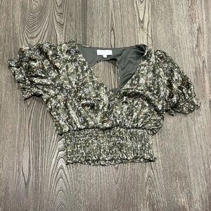 Love & Piece Crop Top Puff Short Sleeve V-Neck Open Back Floral Green Size M